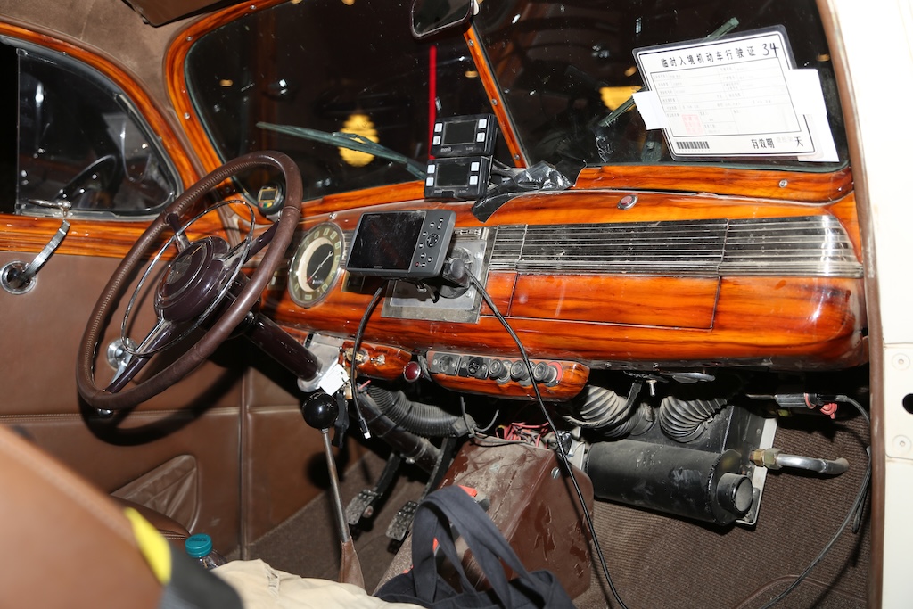 “Med Peking i bakspejlet” eller “Driving the impossible in a Dodge Coupe 1939”
(Foto: Motorsporten.dk)